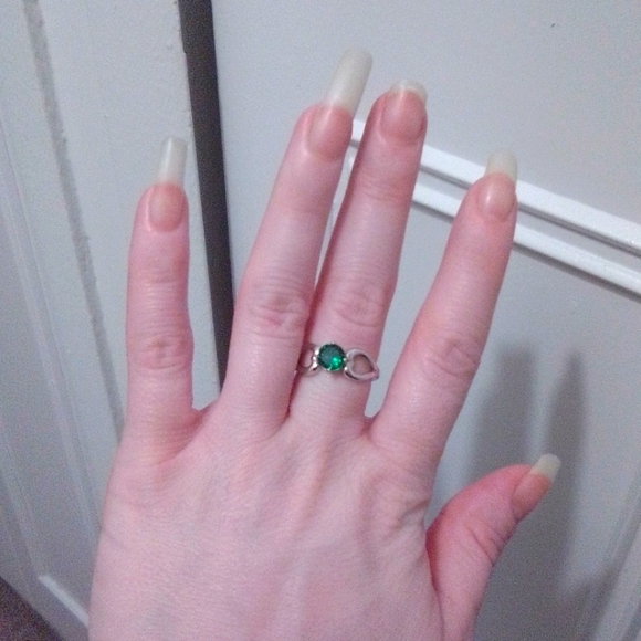 Emerald Sterling Silver Ring - Picture 3 of 6